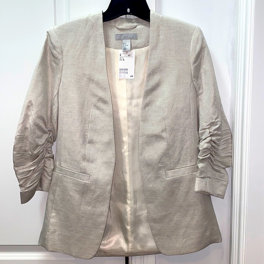 Cream/light gray blazer